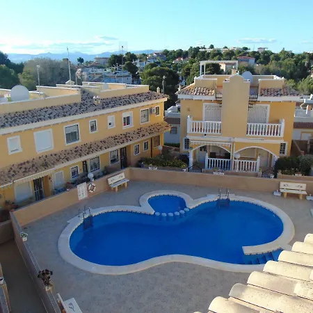 펜션 2 Bedroom Algorfa Townhouse With Pool