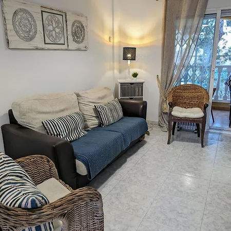 2 Bedroom Algorfa Townhouse With Pool *