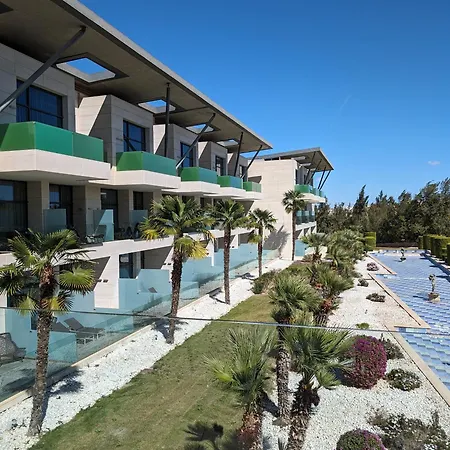2 Bedroom Algorfa Townhouse With Pool *