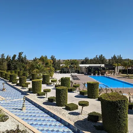 펜션 2 Bedroom Algorfa Townhouse With Pool Castillo de Montemar