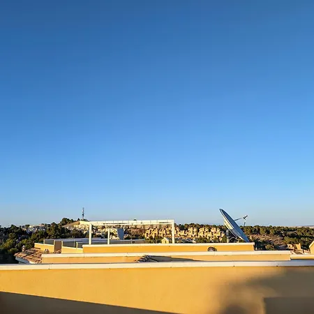 펜션 2 Bedroom Algorfa Townhouse With Pool Castillo de Montemar