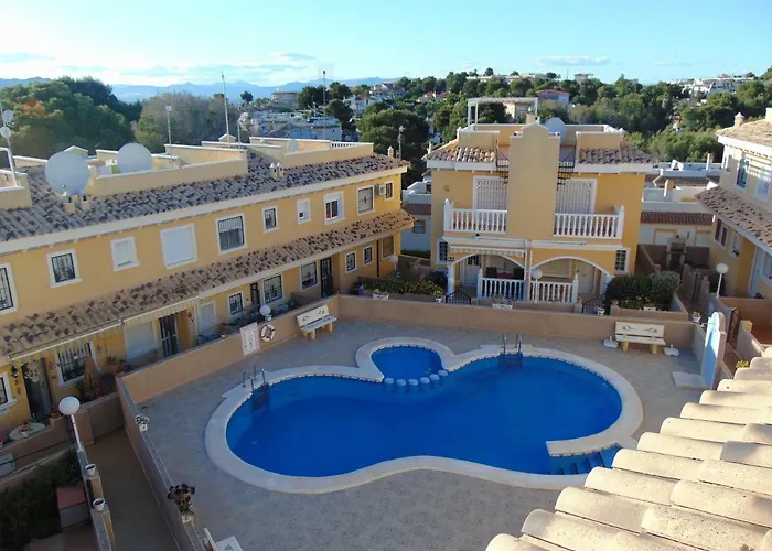 度假居 2 Bedroom Algorfa Townhouse With Pool