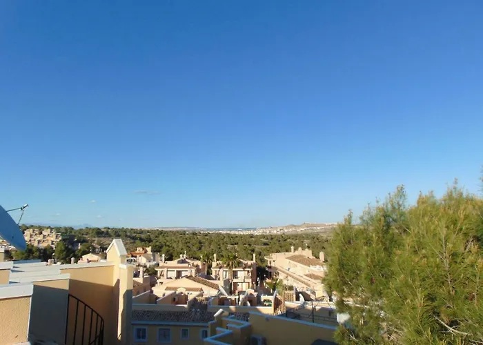 2 Bedroom Algorfa Townhouse With Pool 度假居